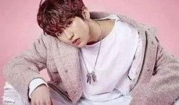 吃瓜娱乐八卦蔡徐坤图片,帅气形象引热议